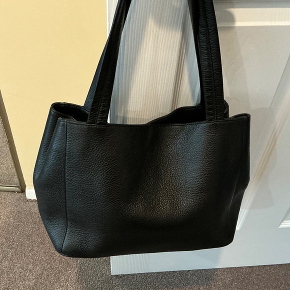 Valentino Tassel Tote, Pebble Leather Classic Shoulder Bag - Picture 2 of 13